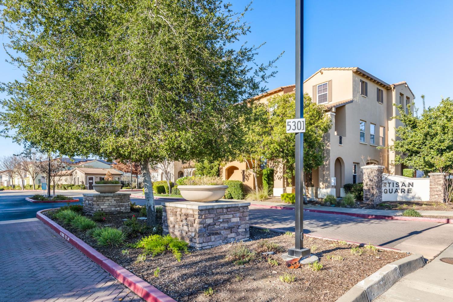 5301 E Commerce Way 54101