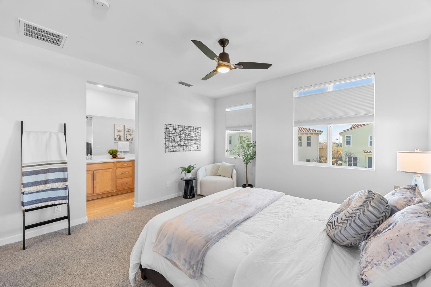 5301 E Commerce Way 54101