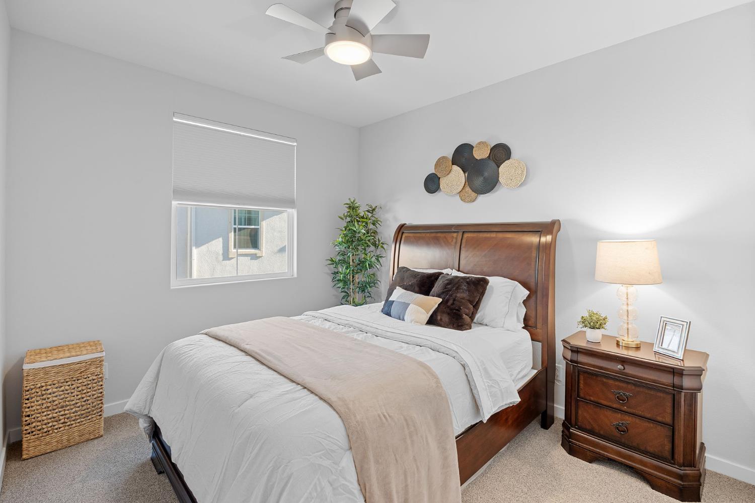 5301 E Commerce Way 54101