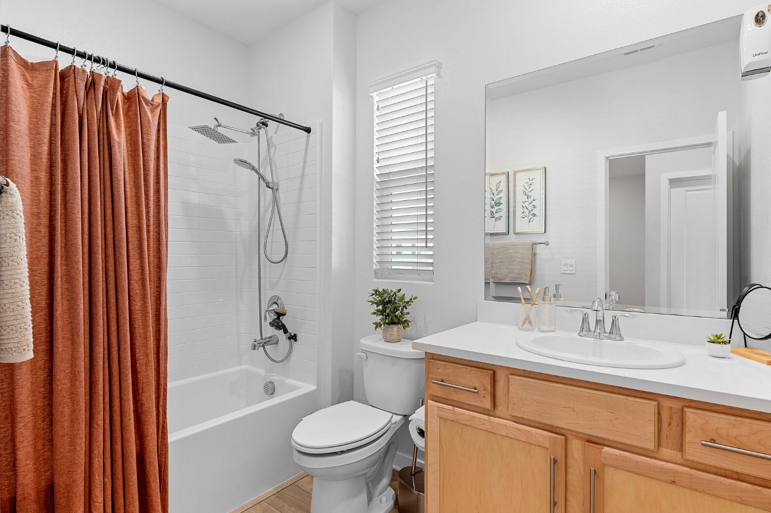 5301 E Commerce Way 54101