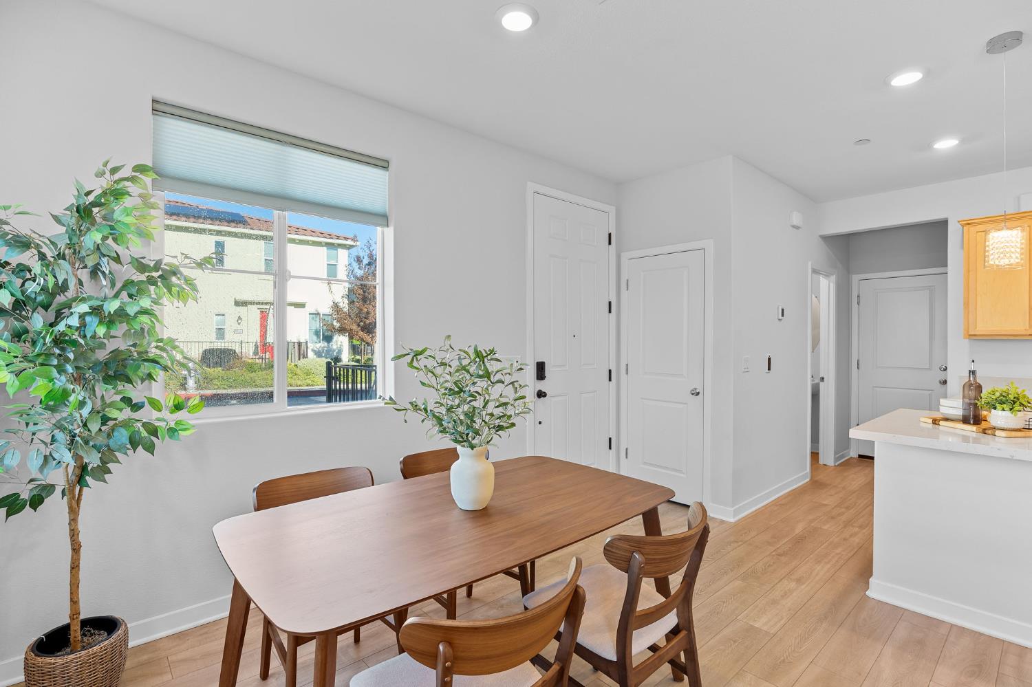 5301 E Commerce Way 54101