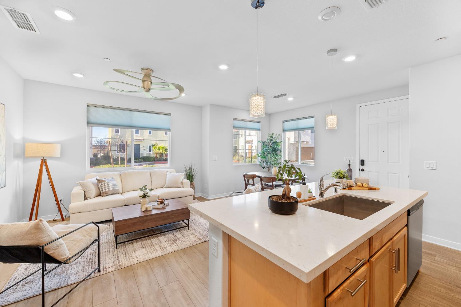 5301 E Commerce Way 54101