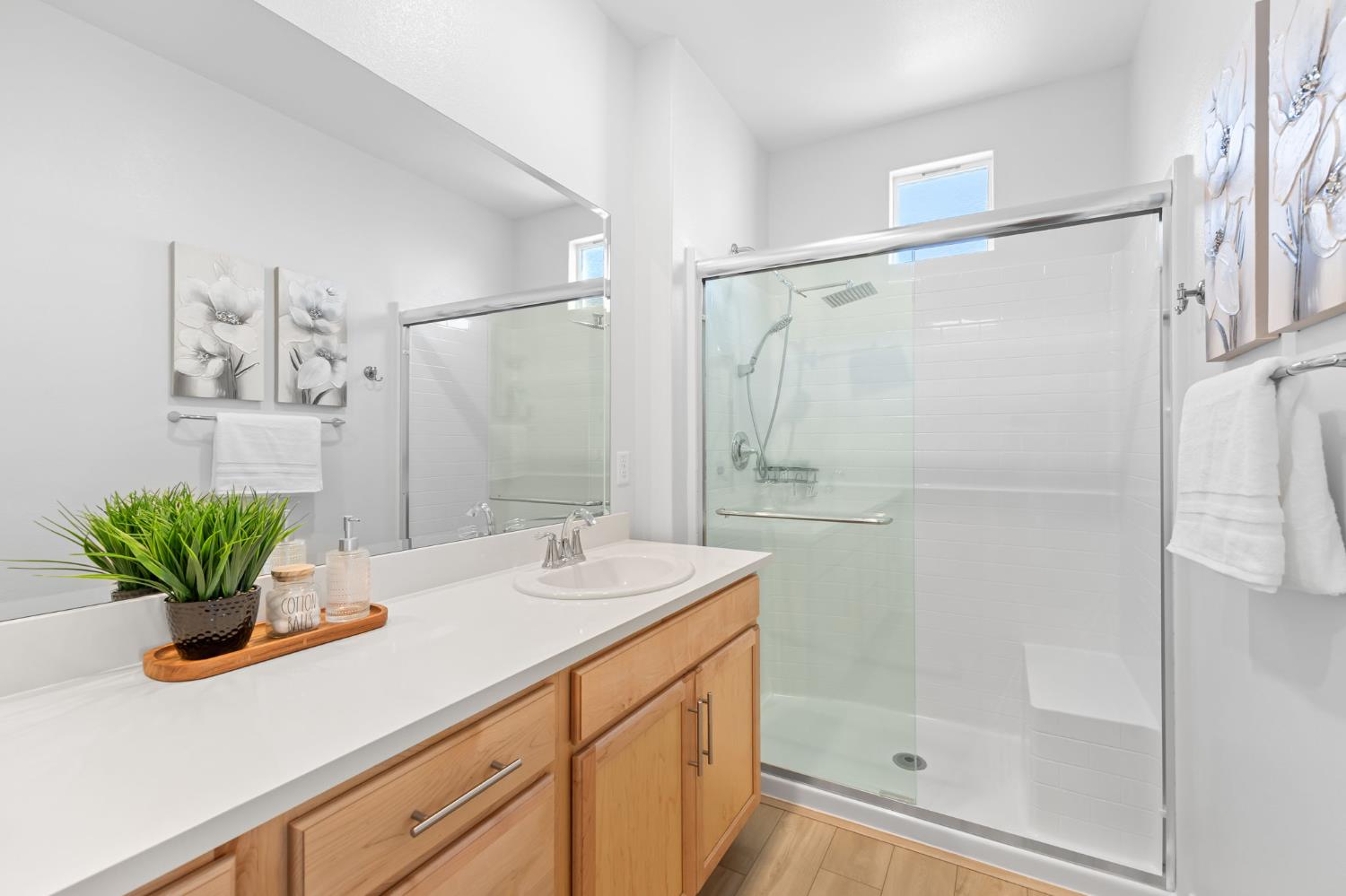 5301 E Commerce Way 54101