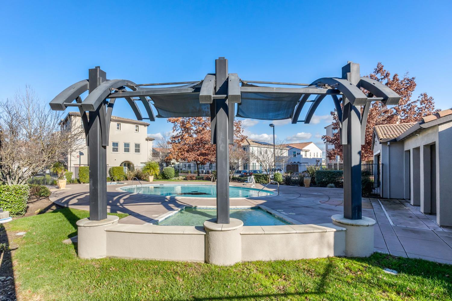 5301 E Commerce Way 54101