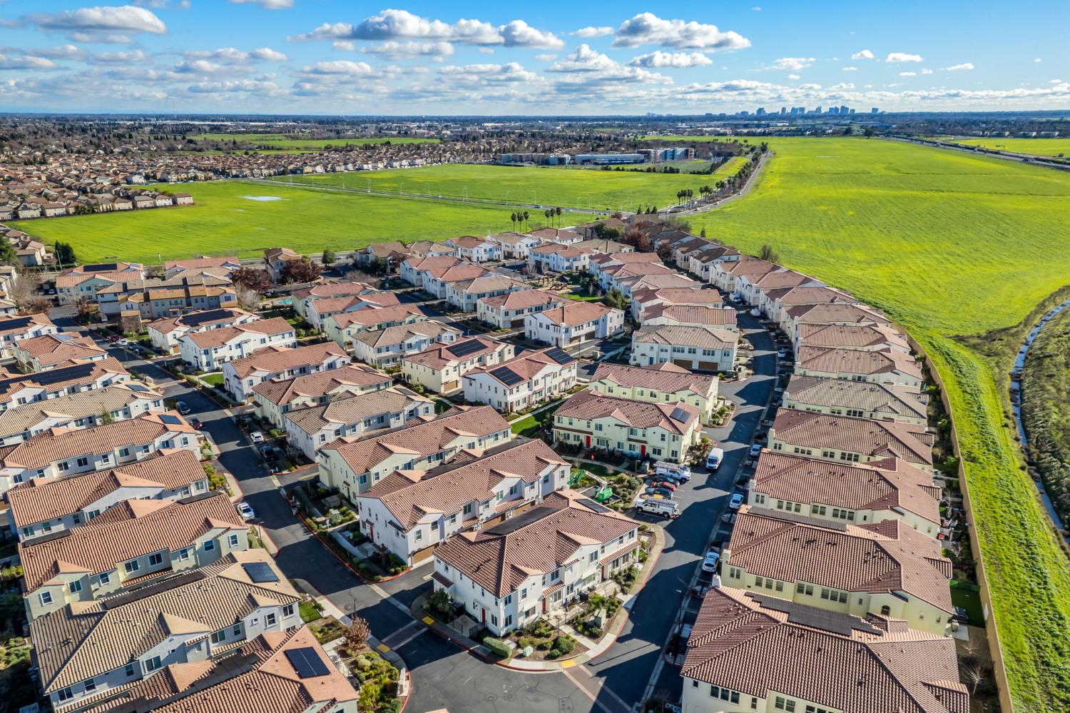 5301 E Commerce Way 54101