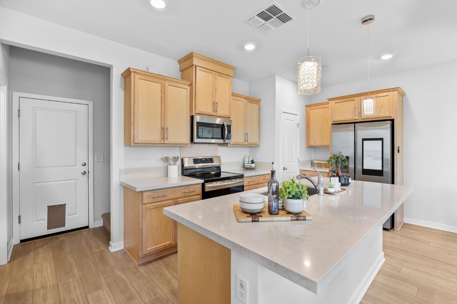 5301 E Commerce Way 54101