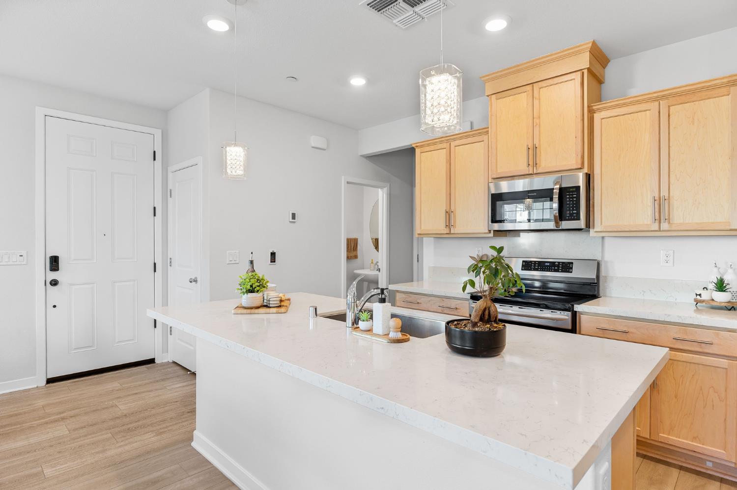 5301 E Commerce Way 54101