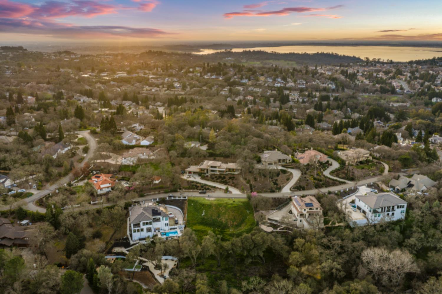 1201 Lomond Drive