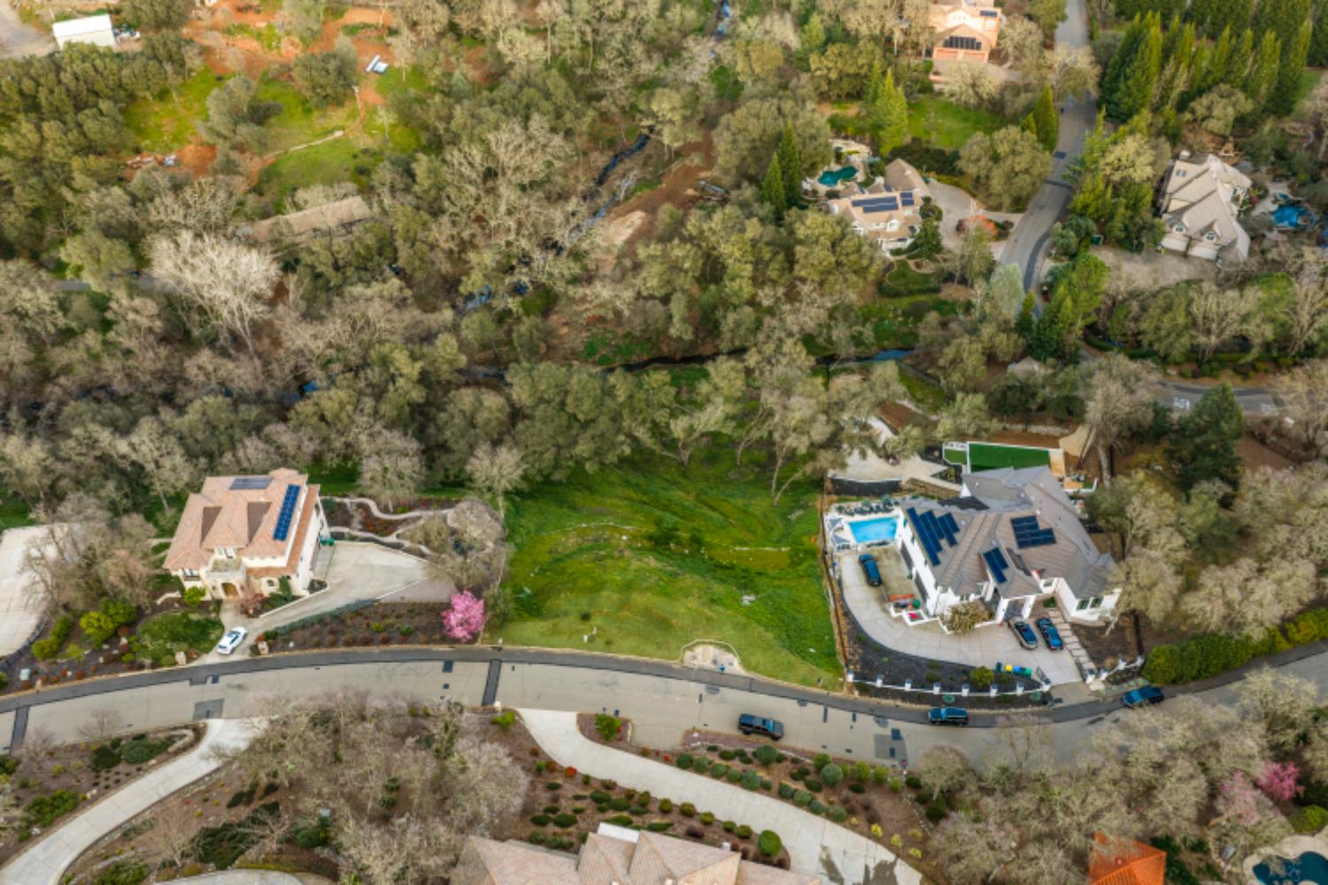 1201 Lomond Drive