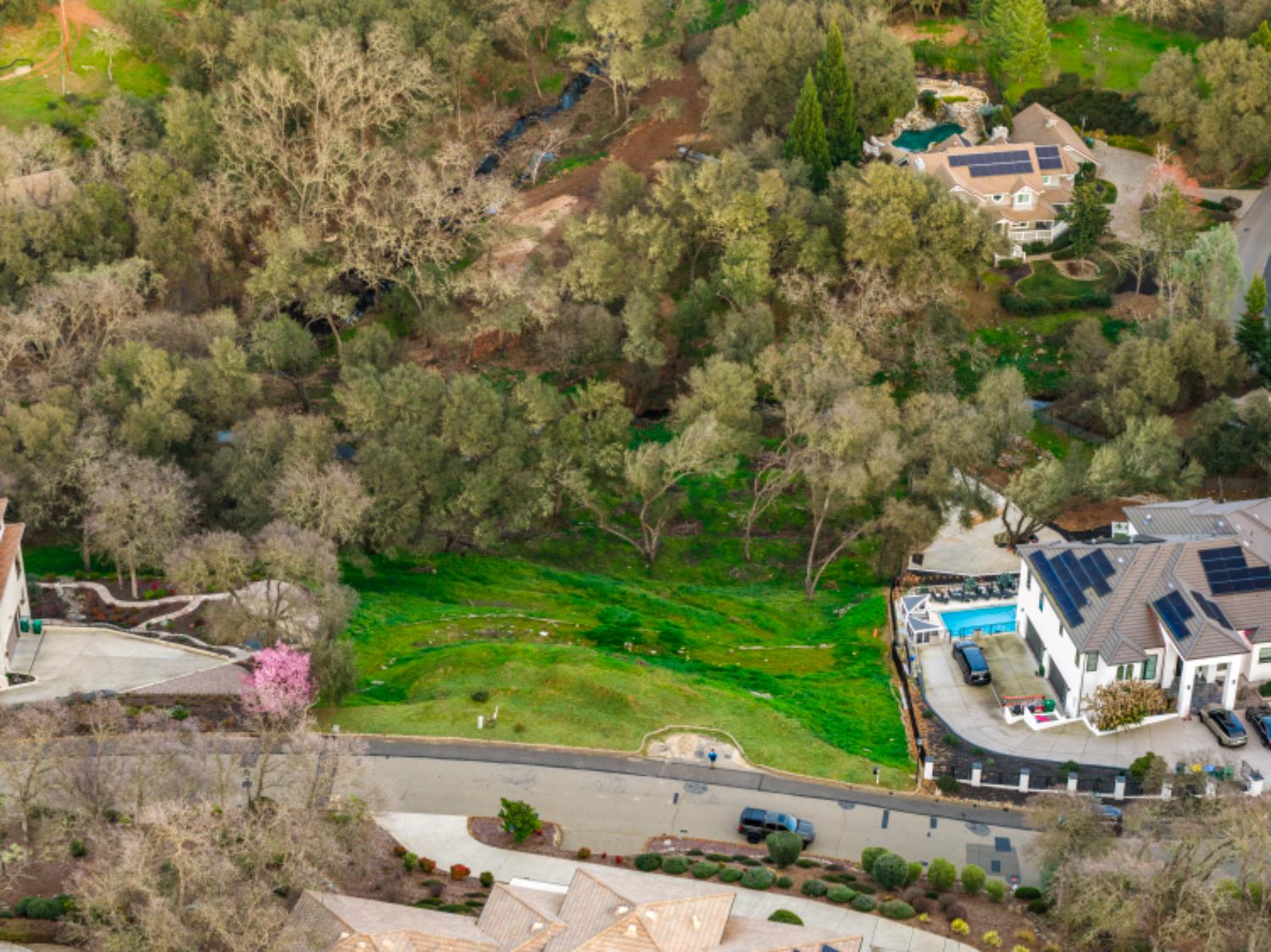 1201 Lomond Drive