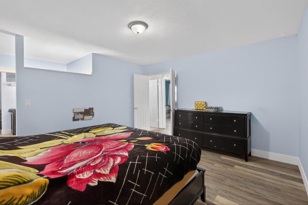 10185 Countryside Way