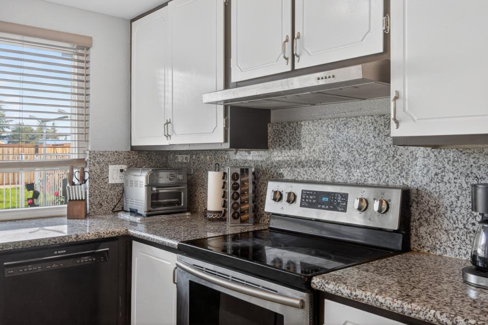 10185 Countryside Way