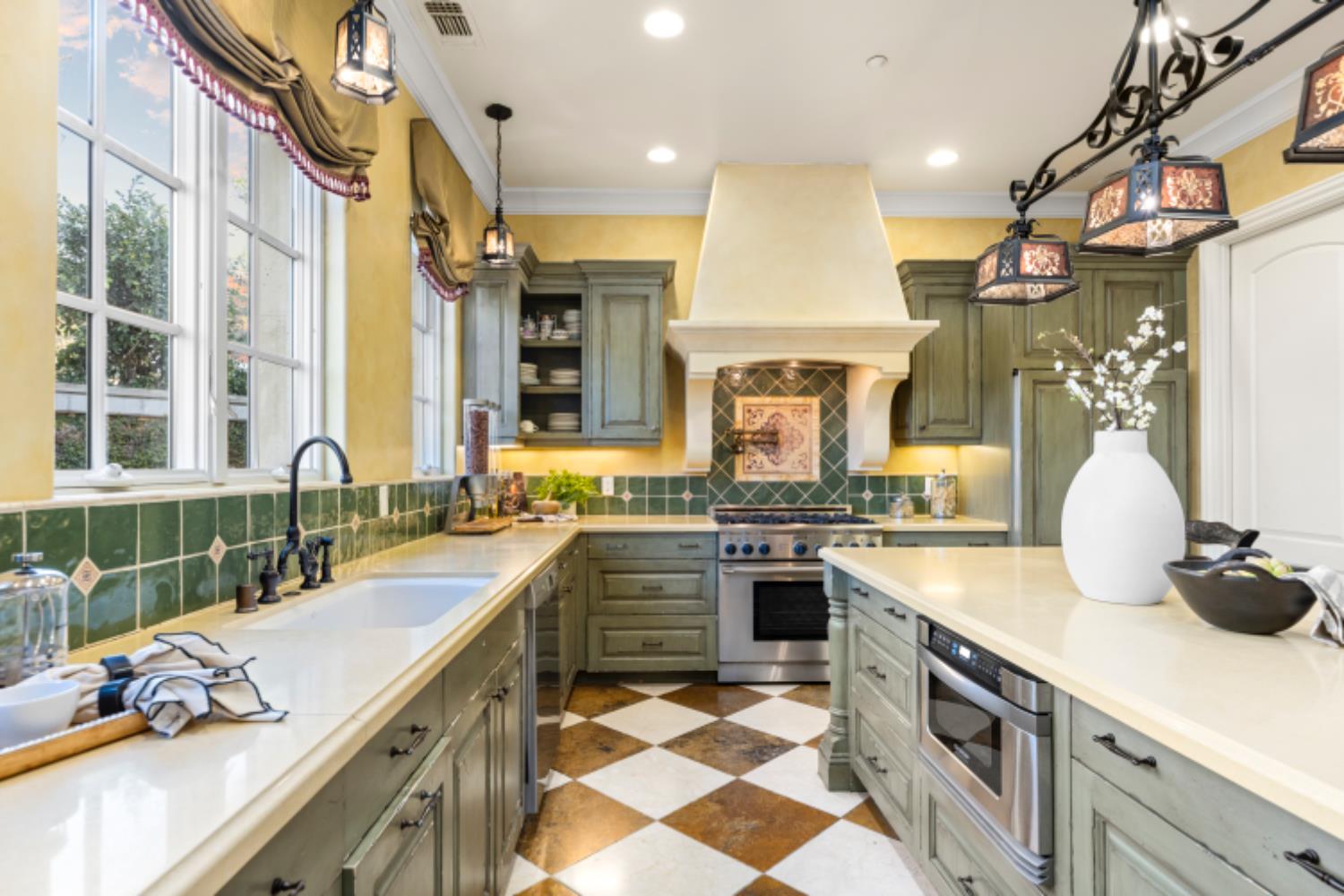 1210 Arden Hills Lane