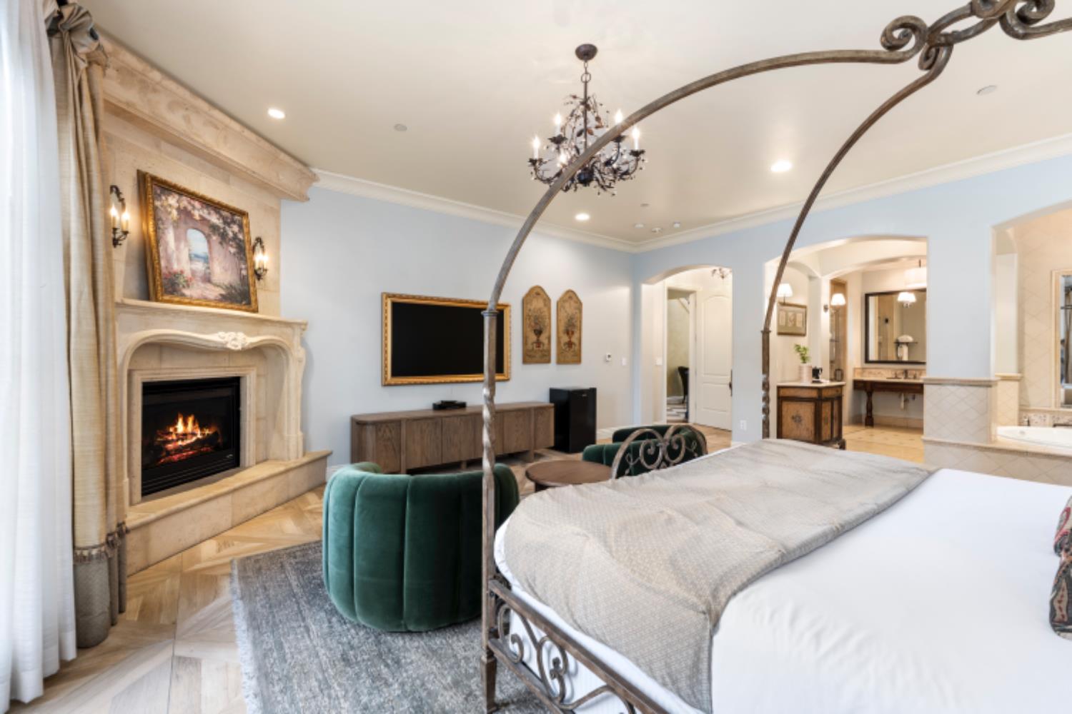 1210 Arden Hills Lane