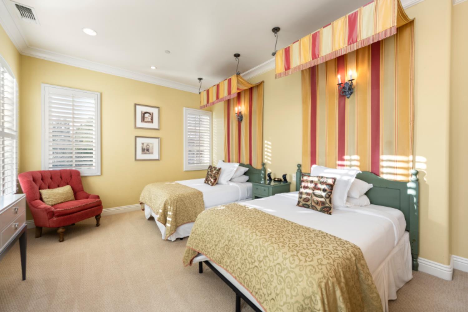 1210 Arden Hills Lane