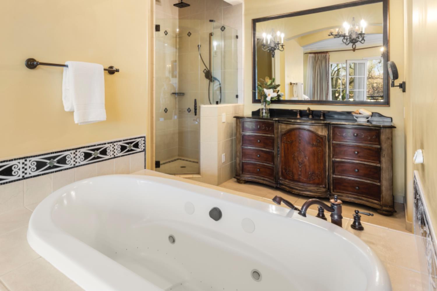 1210 Arden Hills Lane