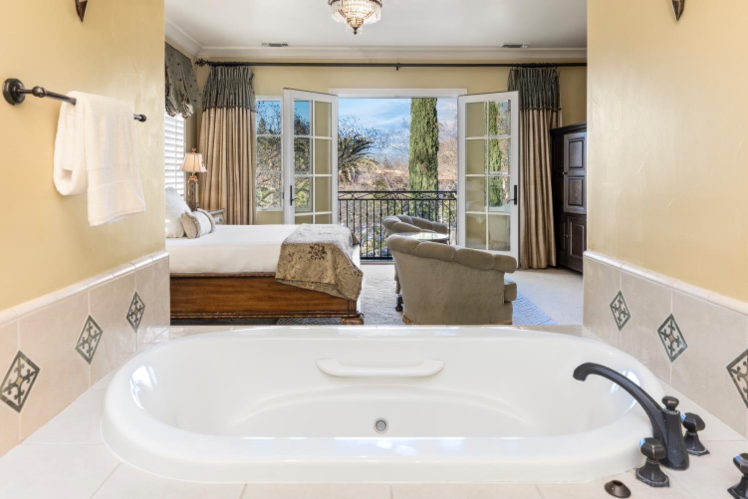 1210 Arden Hills Lane