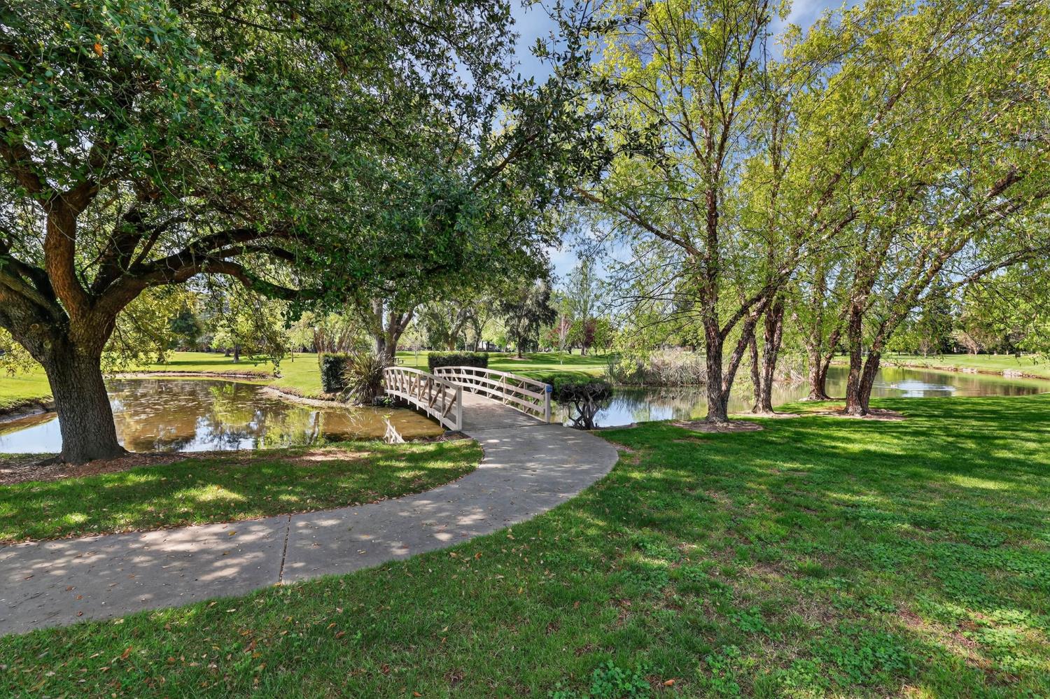 865 Wedgewood Court
