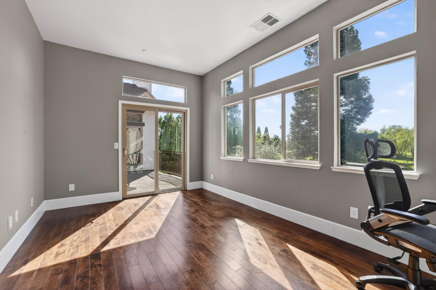 865 Wedgewood Court