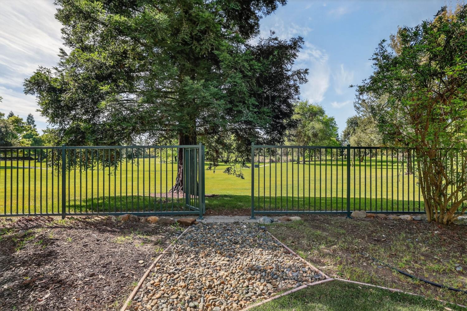 865 Wedgewood Court