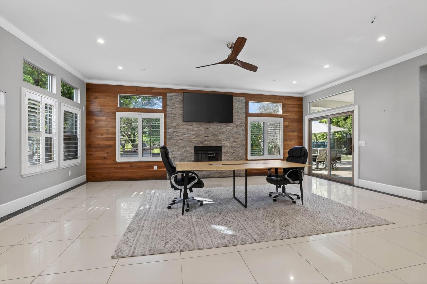 865 Wedgewood Court