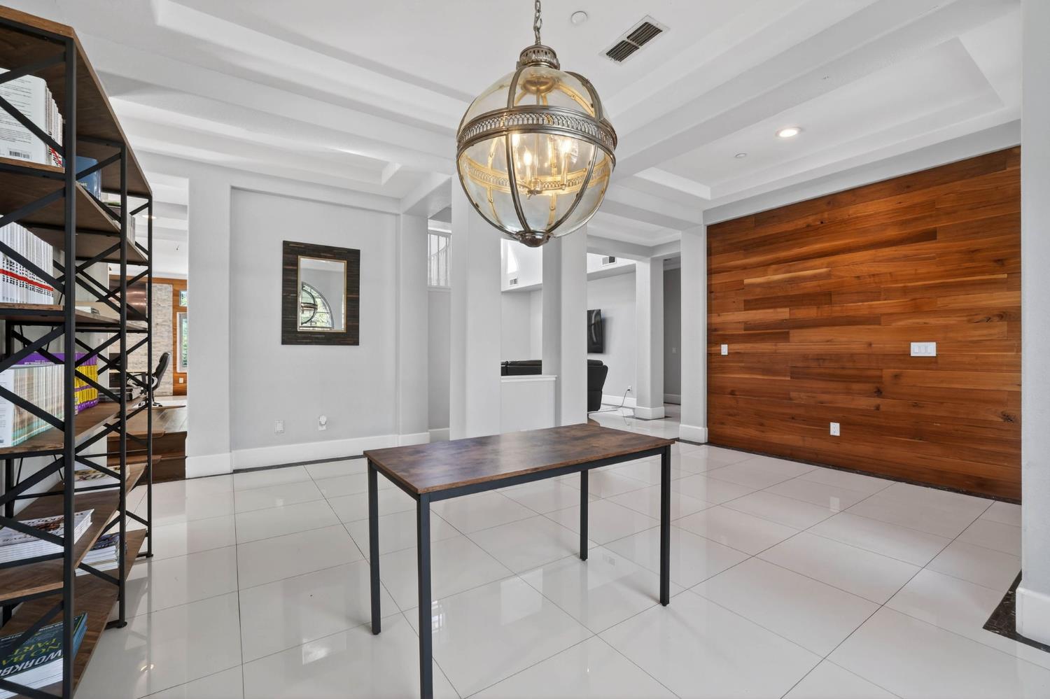 865 Wedgewood Court