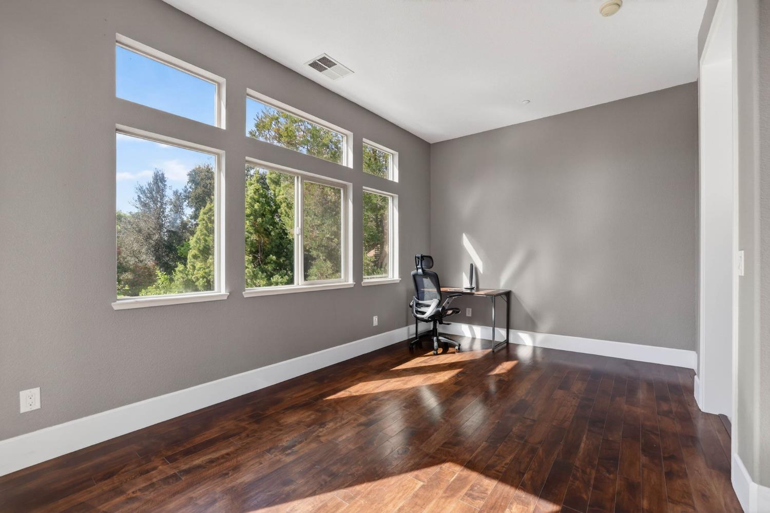865 Wedgewood Court