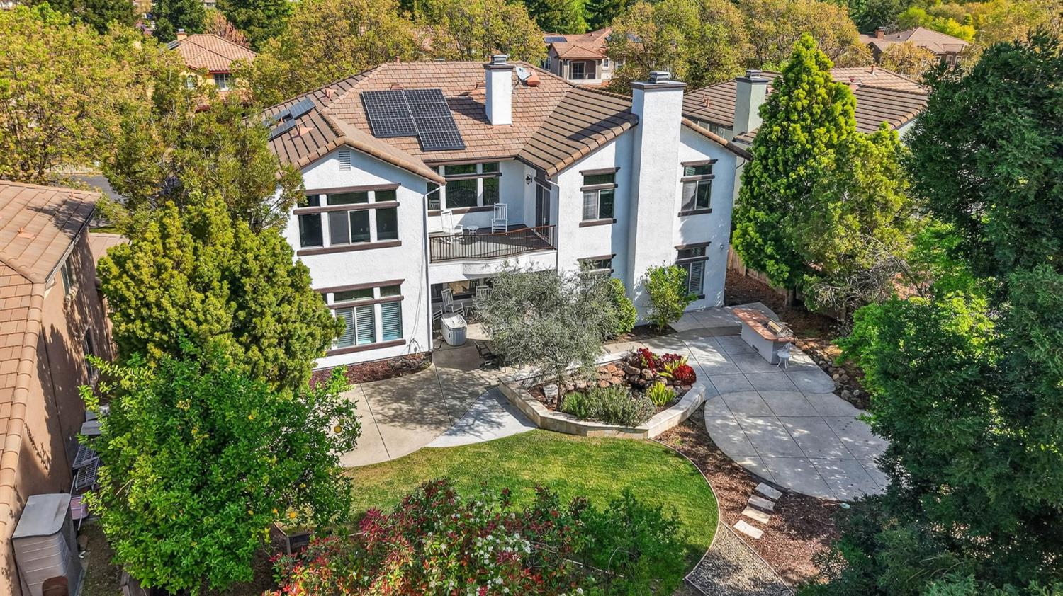865 Wedgewood Court
