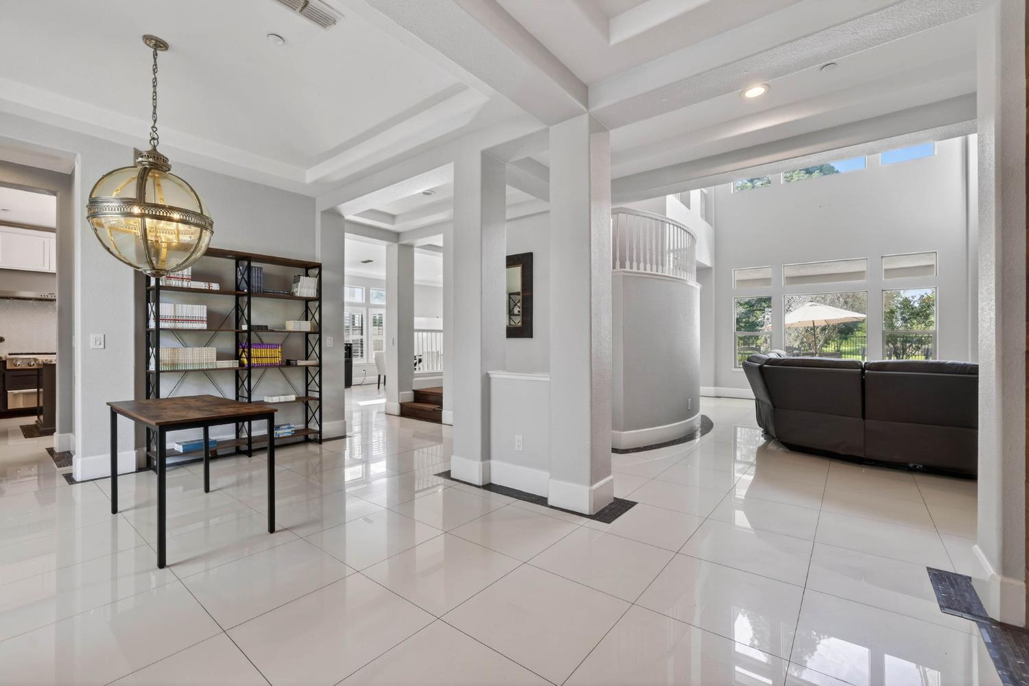 865 Wedgewood Court