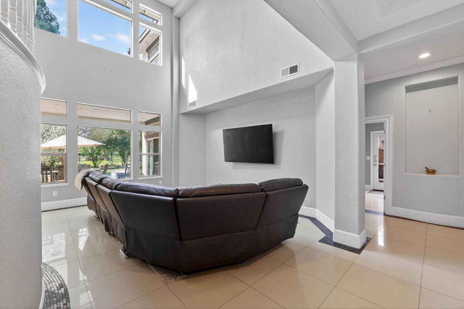 865 Wedgewood Court