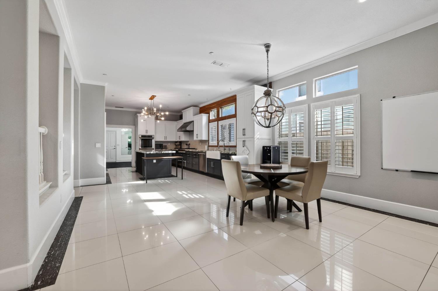 865 Wedgewood Court