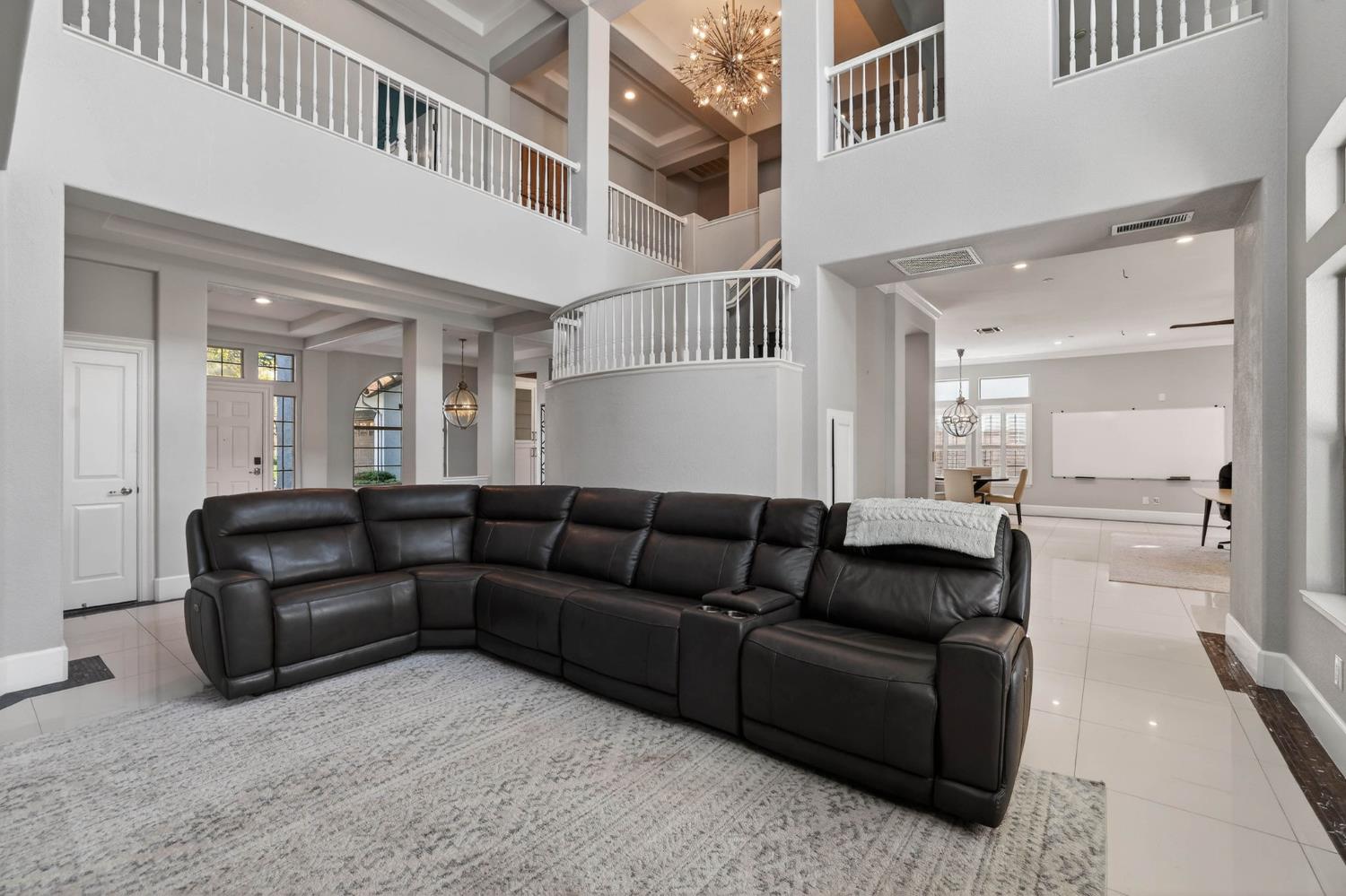 865 Wedgewood Court