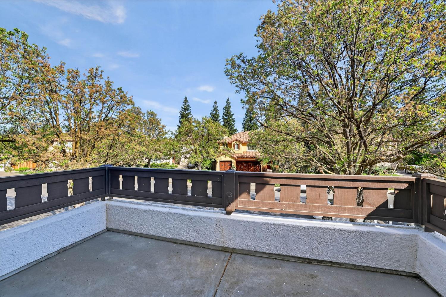 865 Wedgewood Court