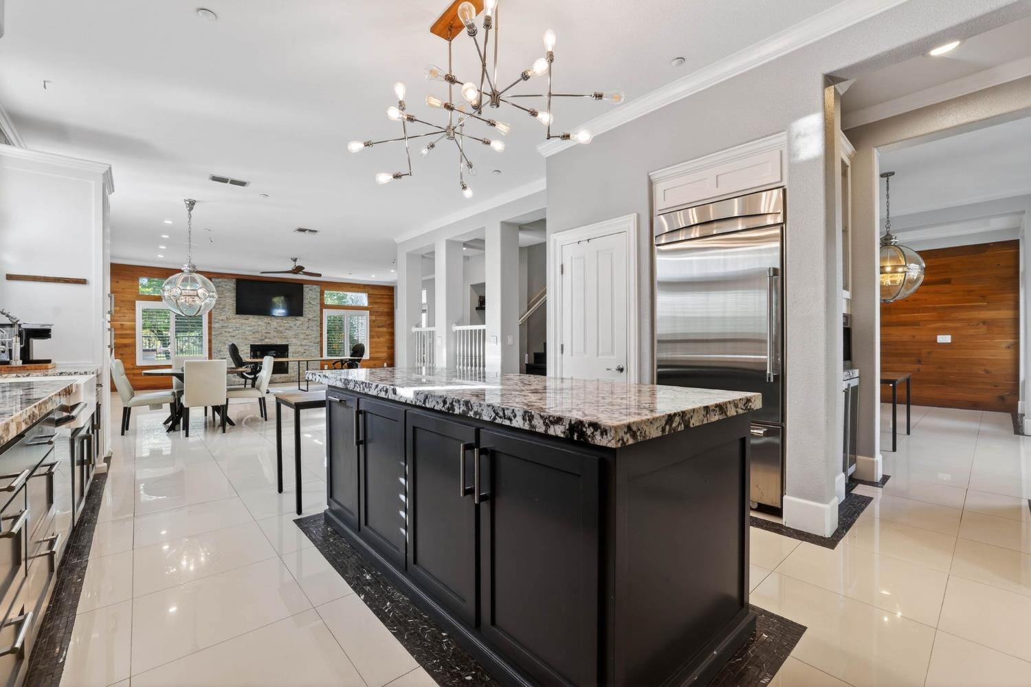 865 Wedgewood Court