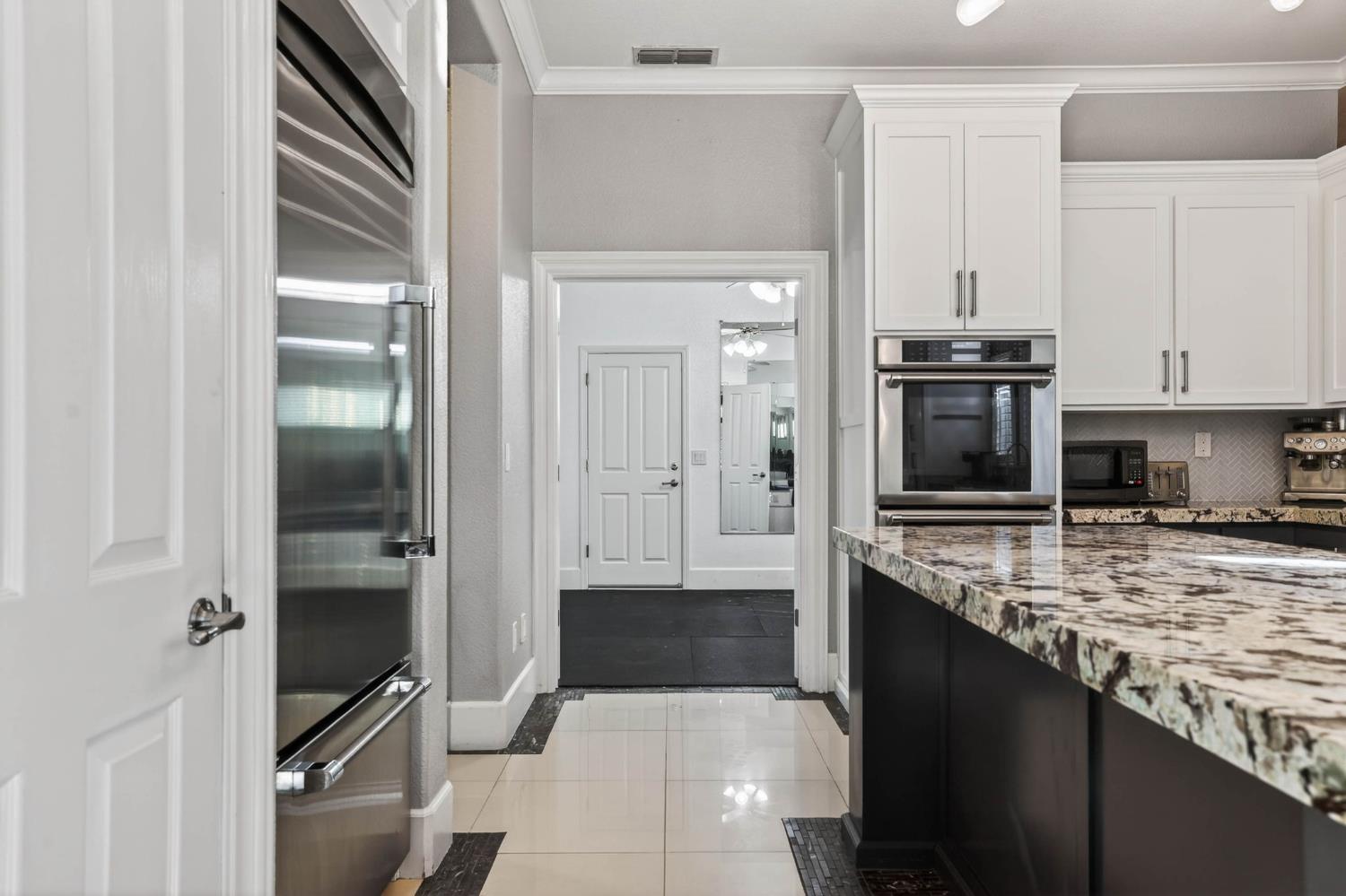 865 Wedgewood Court