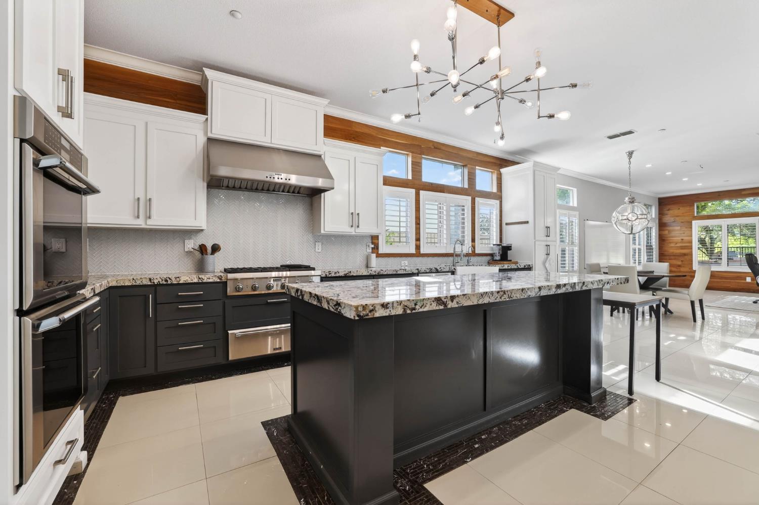 865 Wedgewood Court