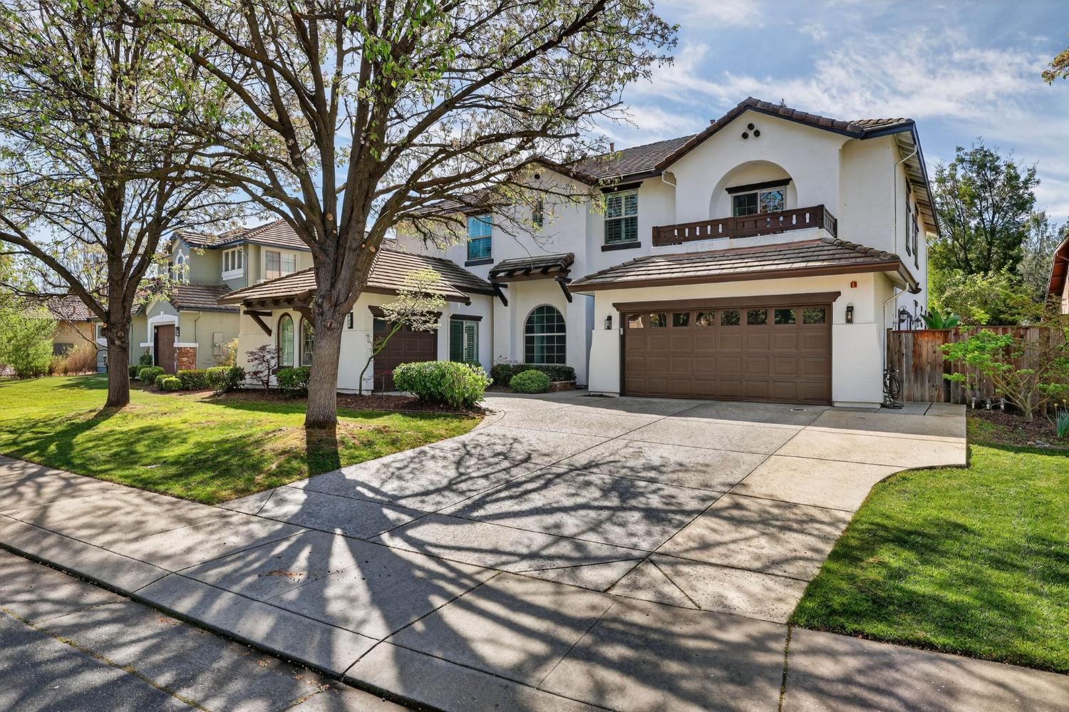 865 Wedgewood Court