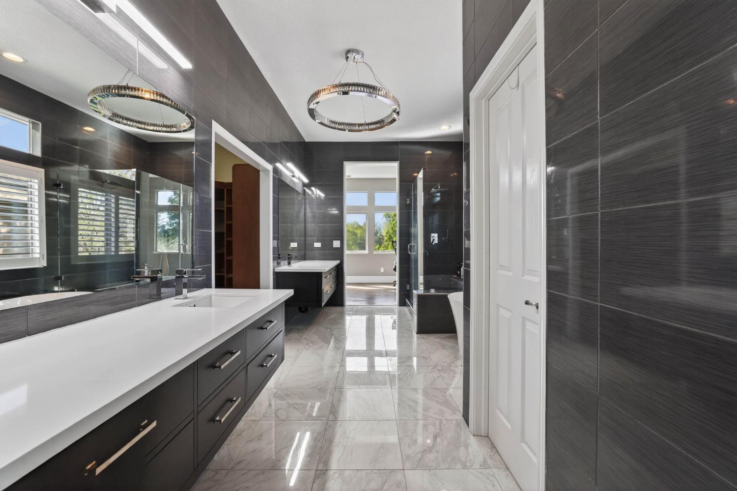 865 Wedgewood Court
