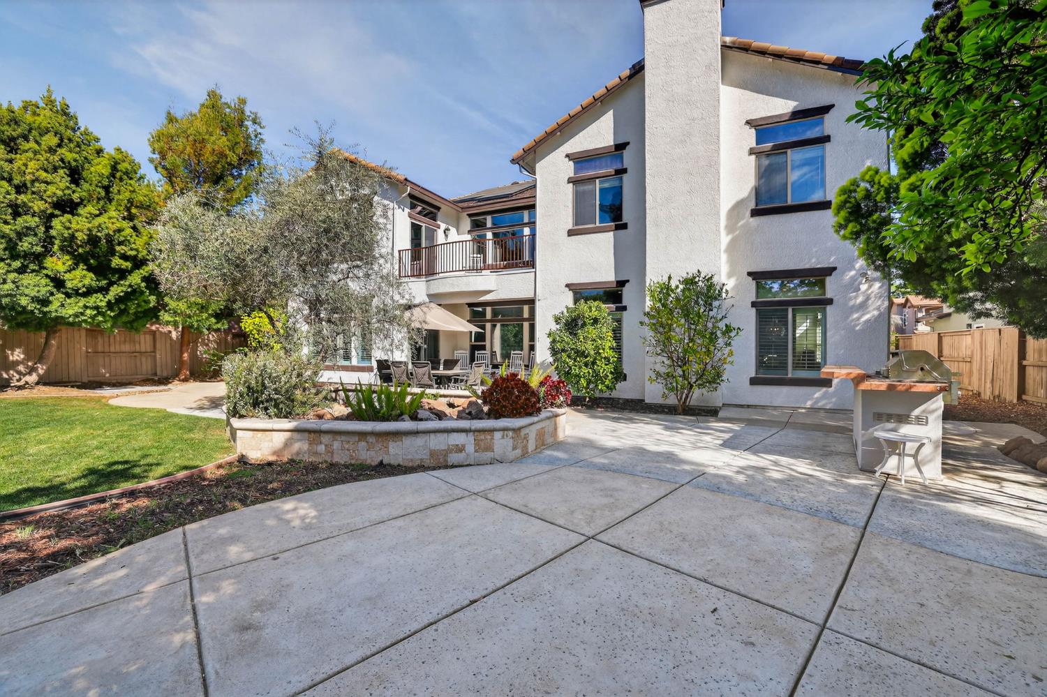 865 Wedgewood Court