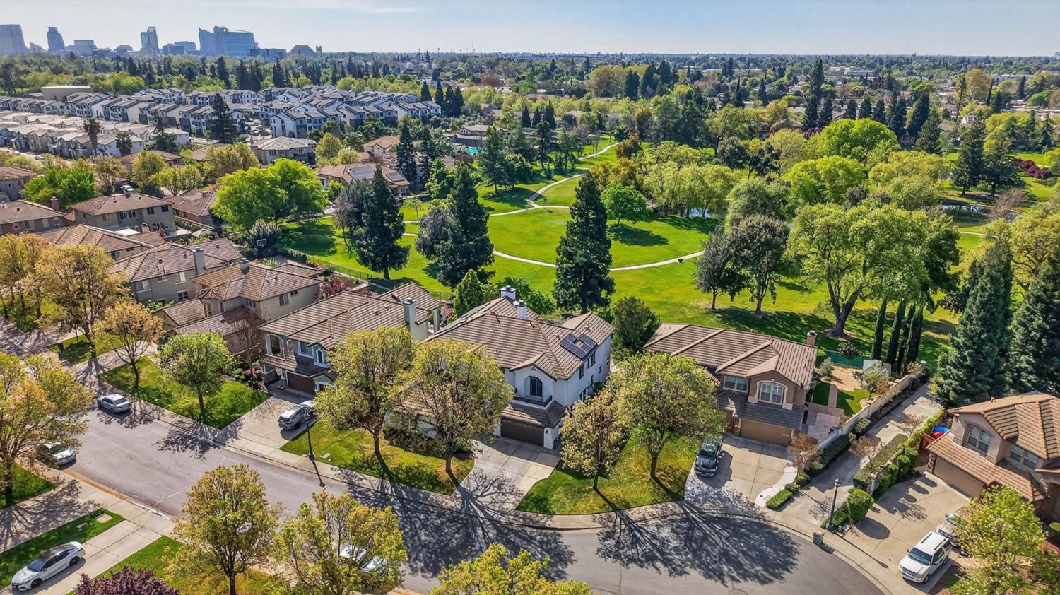 865 Wedgewood Court