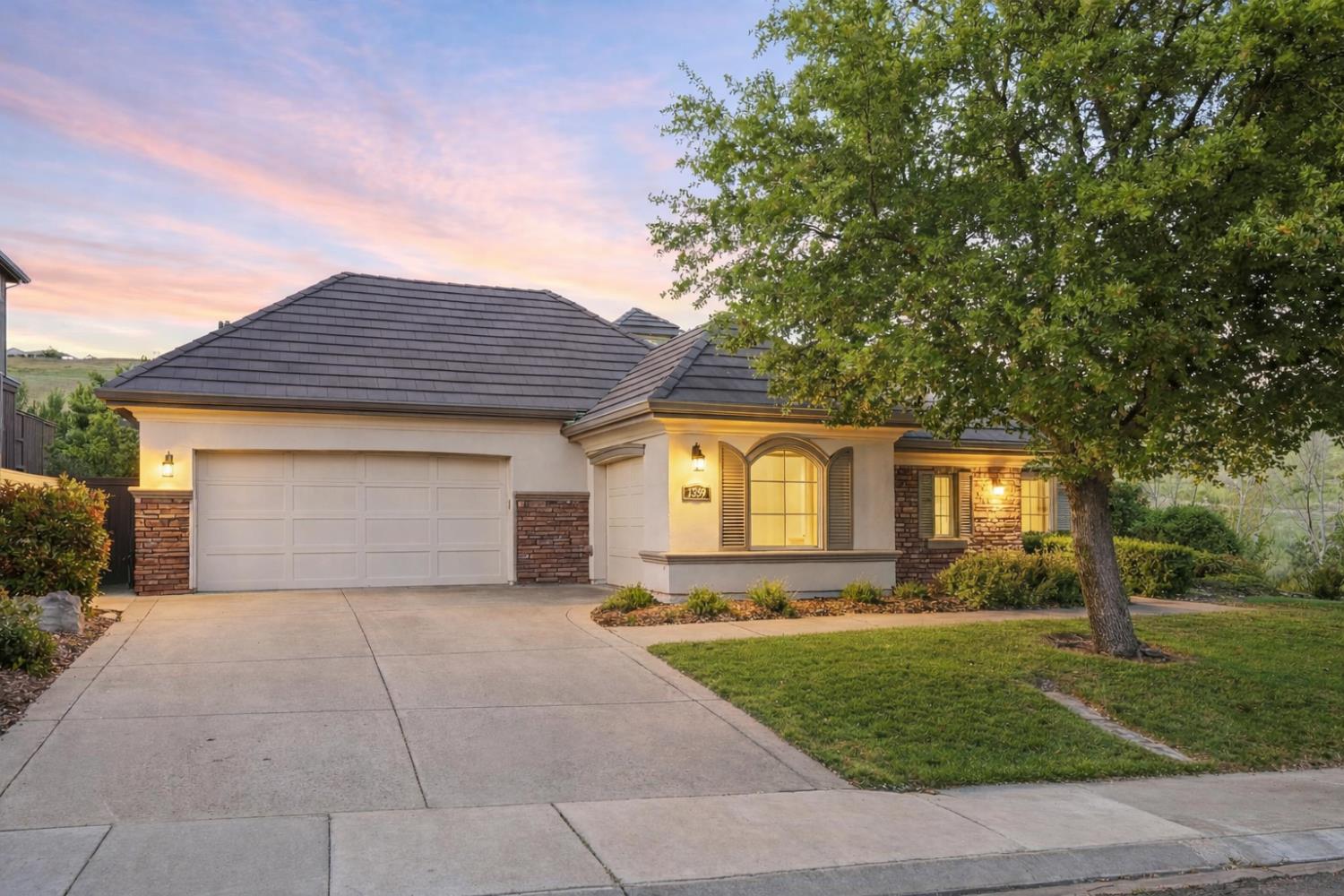 1359 W Terracina Drive