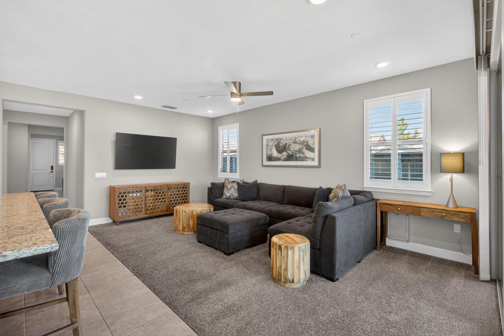 7003 De La Vina Drive