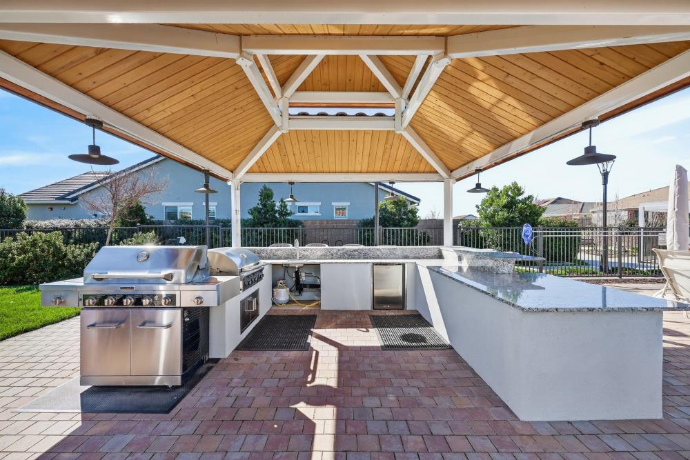 7003 De La Vina Drive