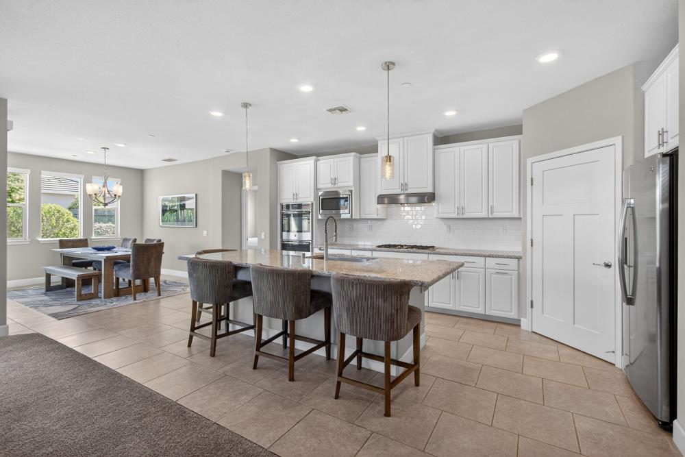 7003 De La Vina Drive