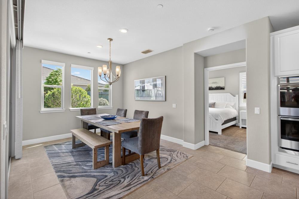 7003 De La Vina Drive