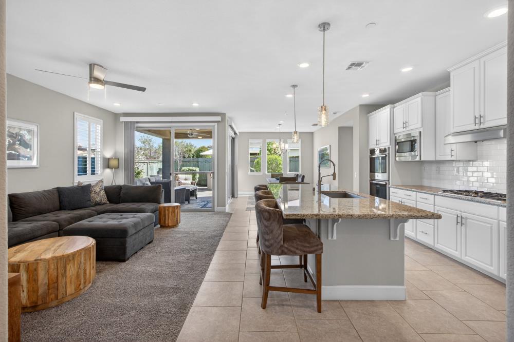 7003 De La Vina Drive