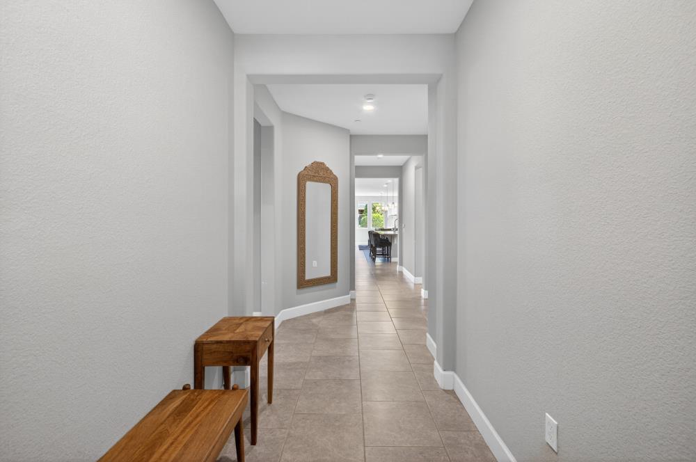 7003 De La Vina Drive