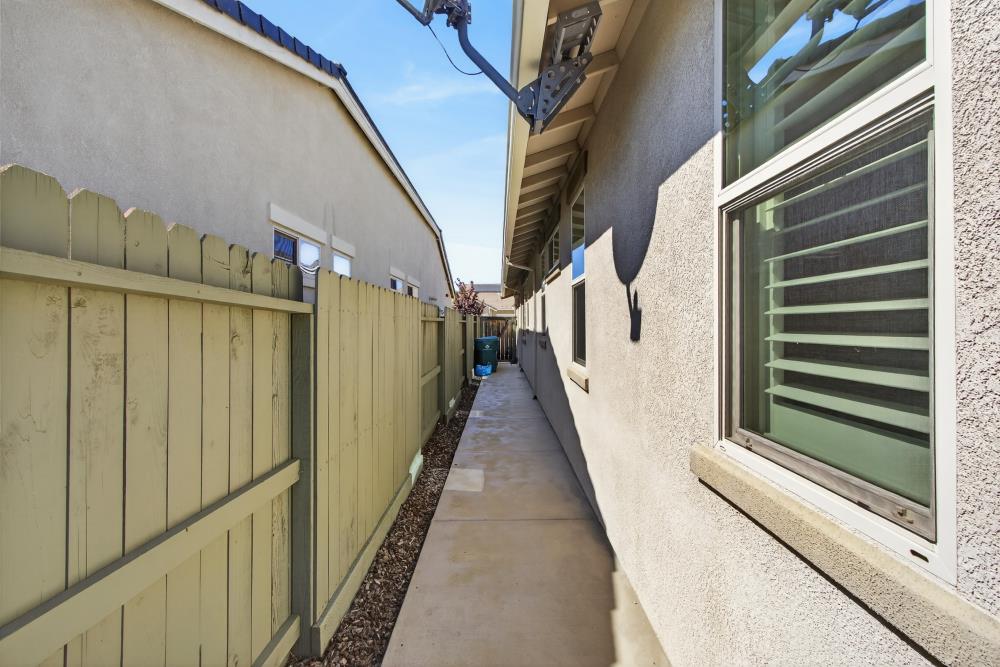 7003 De La Vina Drive