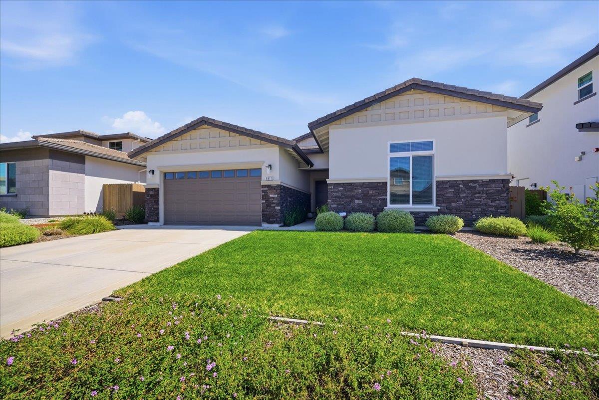 6911 Saratoga Estates Drive