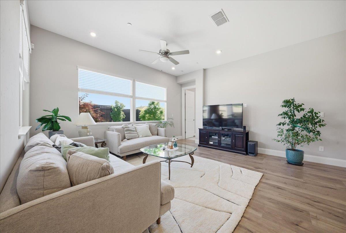 6911 Saratoga Estates Drive